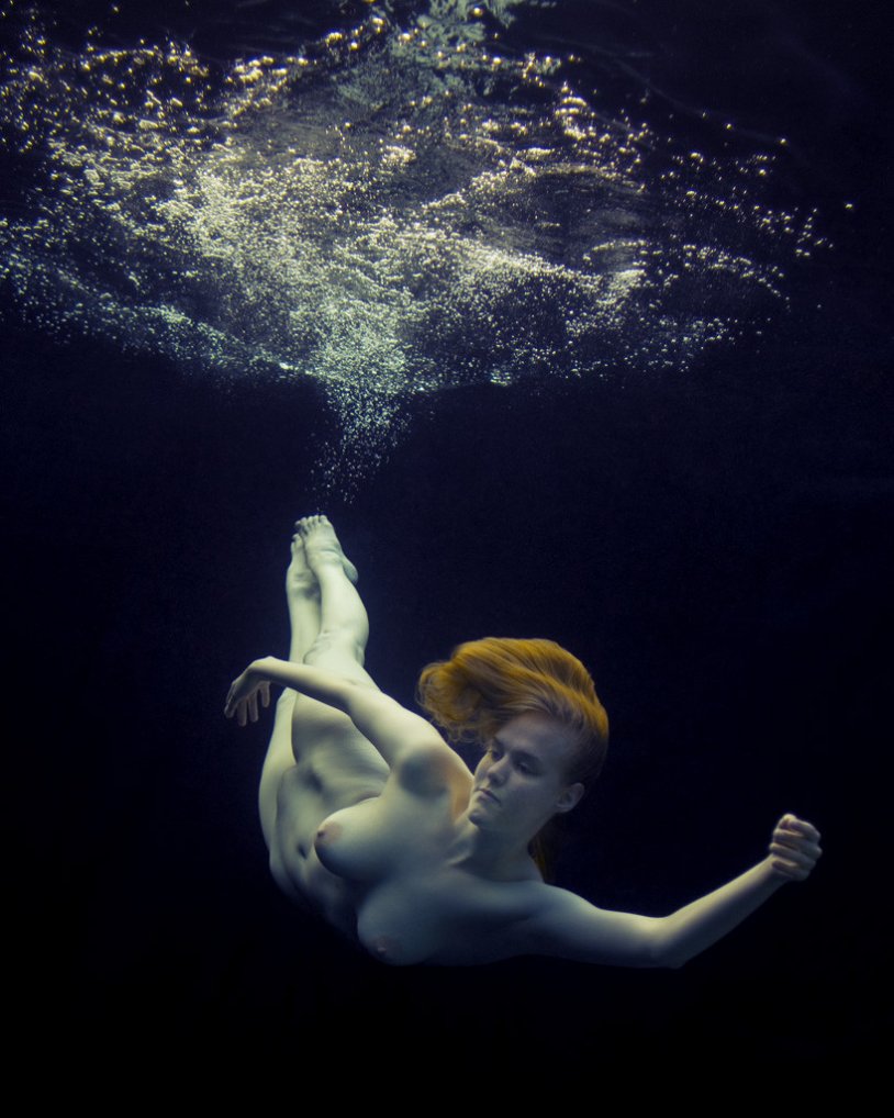 Underwater photos nude in the studio