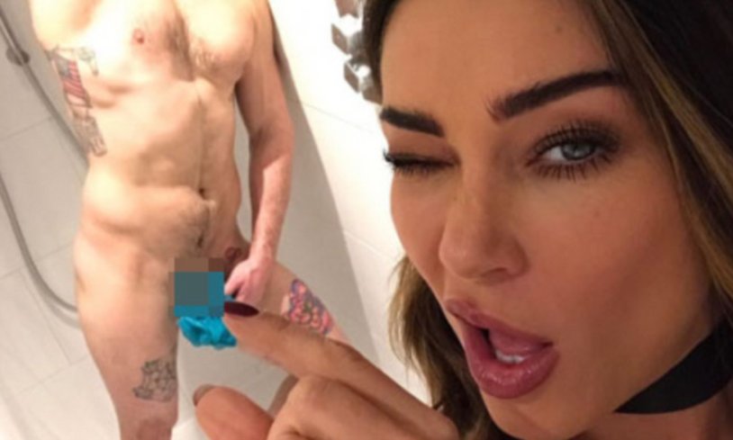 Jasmin Waltz lit her chest