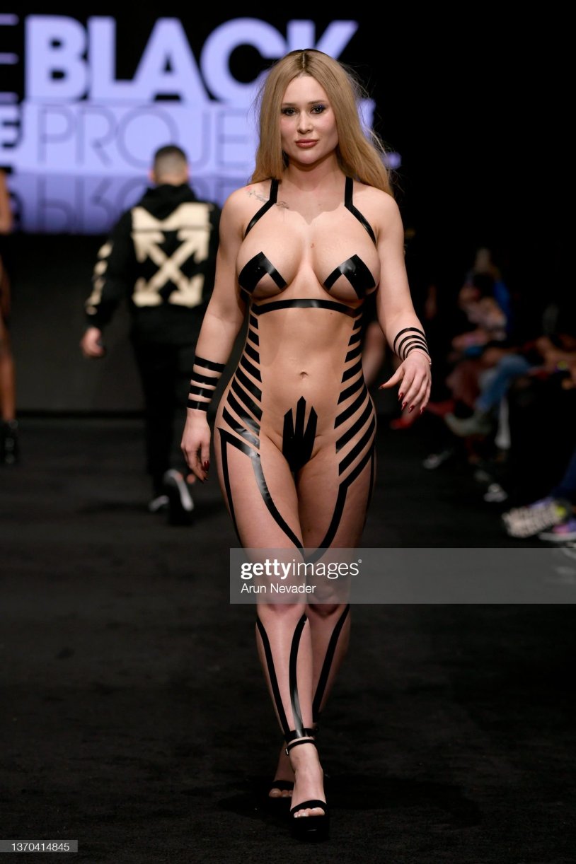 Model Black Teip Progzect