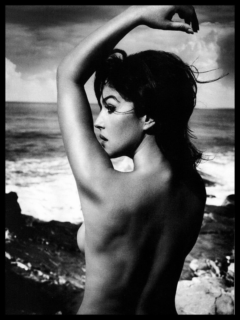 Monica Bellucci Topless