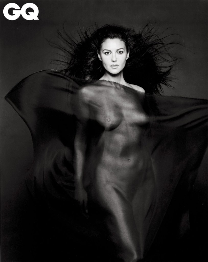 Monica Bellucci naked photo