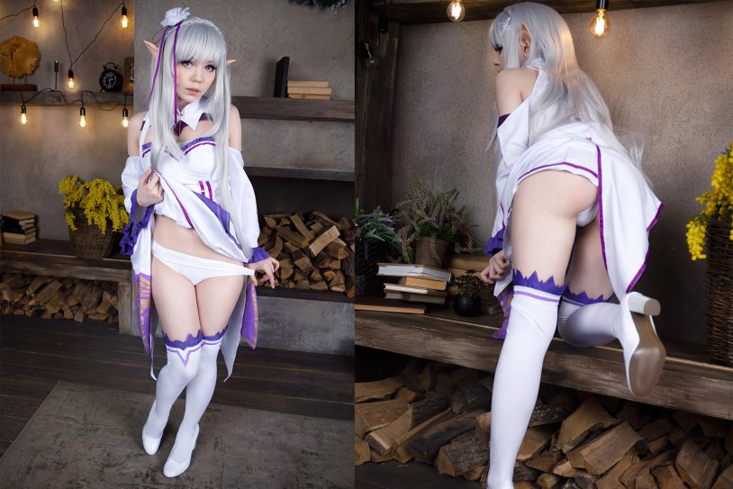 Caticornplay is completely naked