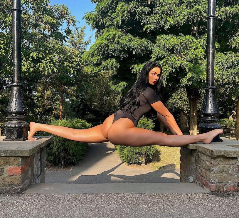 The girl is on twine