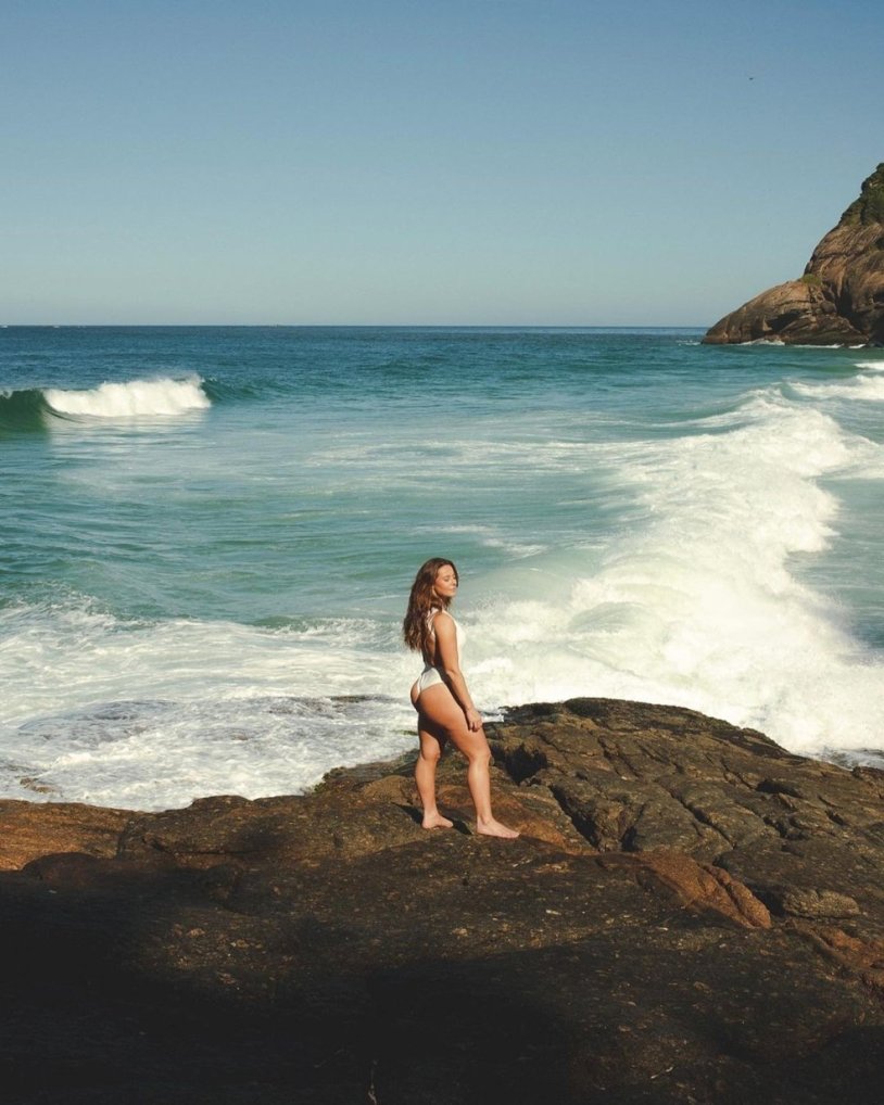 Gabby Goessling is completely naked