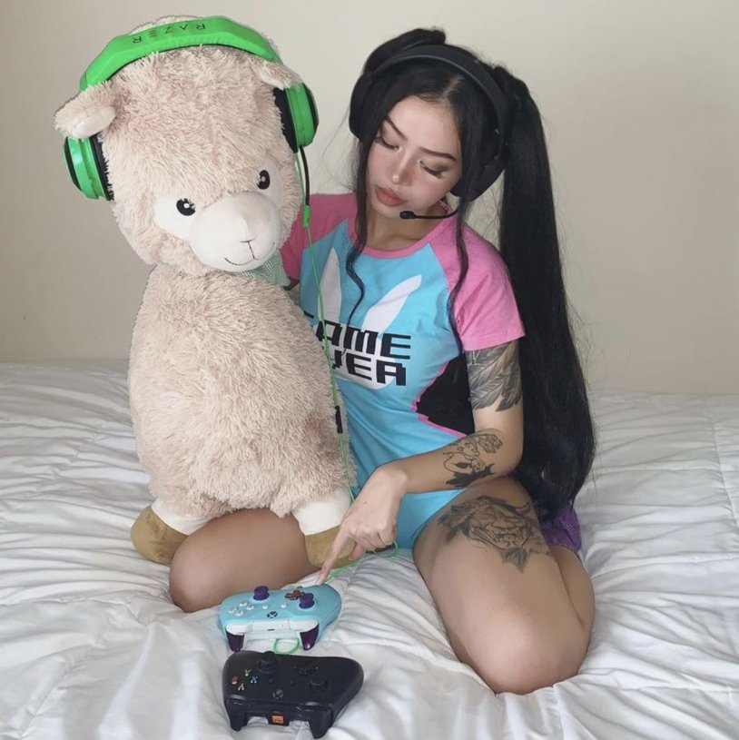 TIK TOKERSH BELLA Porch