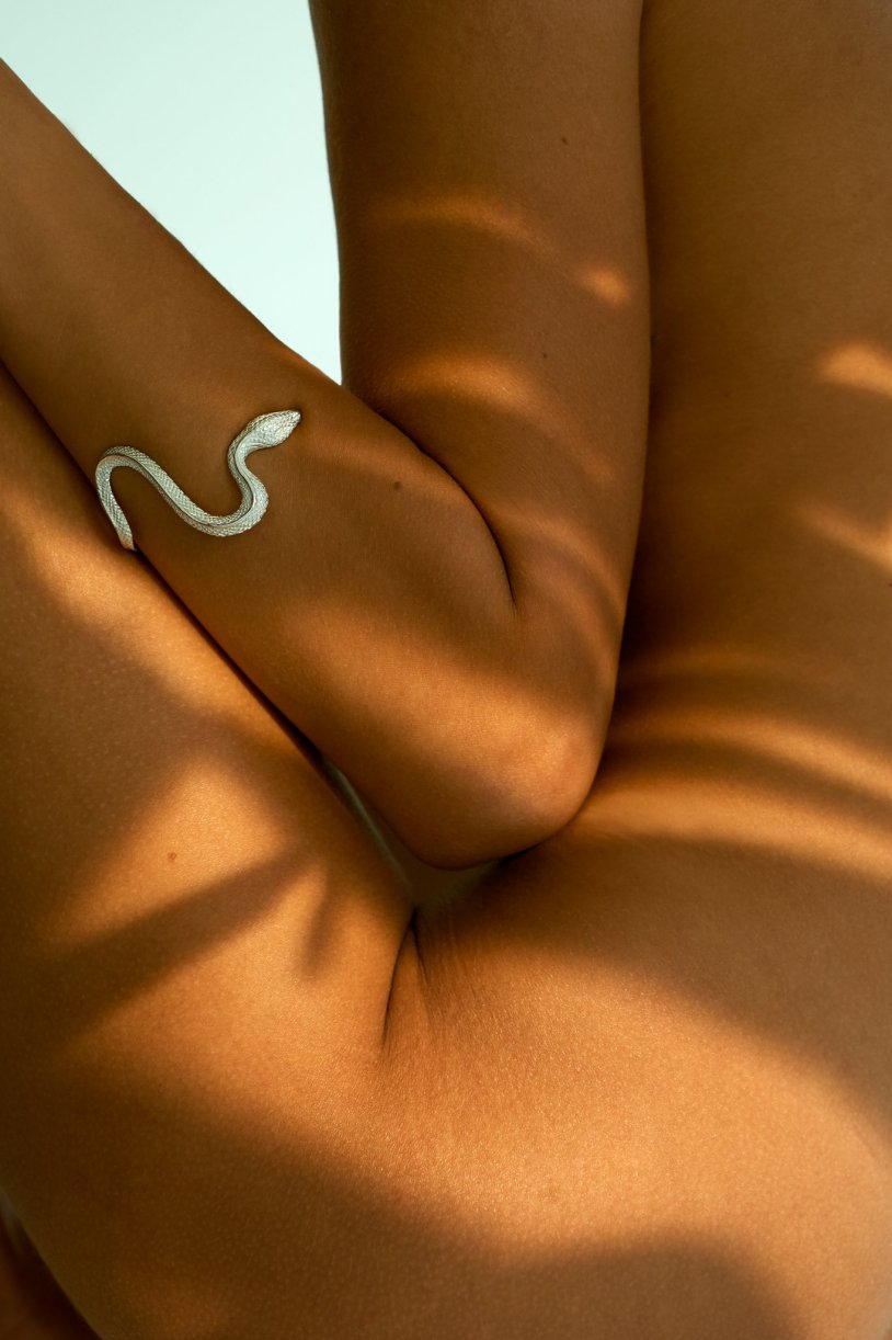 Nastya Nursing Cat Goddess Berezovsky