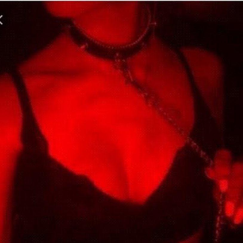 Aesthetics of the red girl