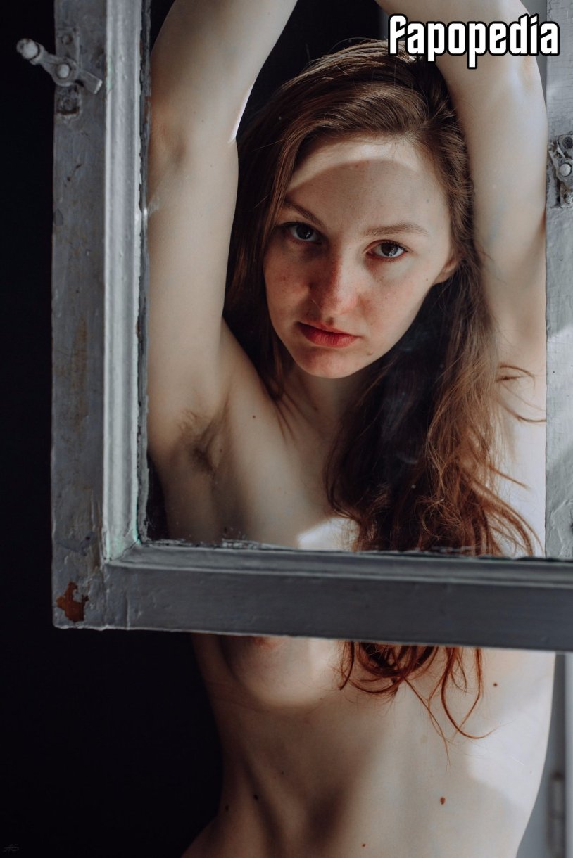 Elizabeth Lisina Nude