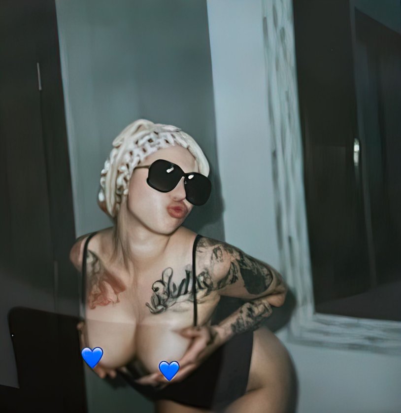 Naked tits instasami