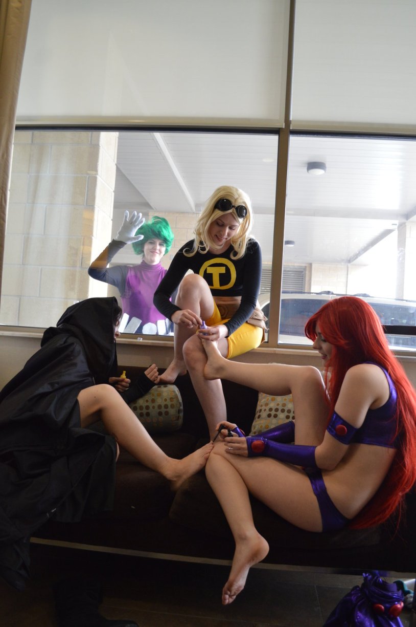 Raven Cosplay Feet