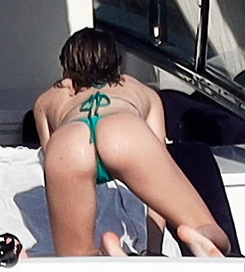 Alena Sheredova naked shakes cums