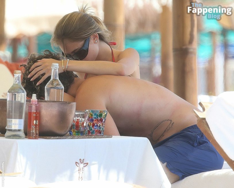 Pull off panties from girls