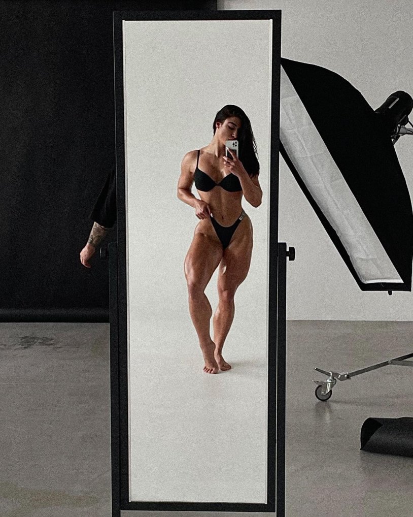 Daria Pluzhnikova Fitness Bikini